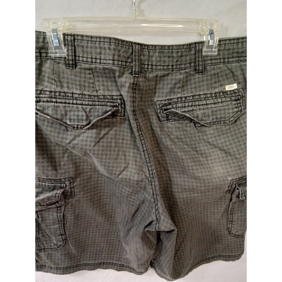 Izod Mens 34" Cargo Shorts Green Black - Picture 6 of 8